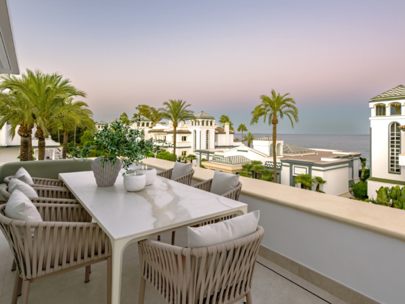 3-Zimmer-Modernes Penthouse an der Neuen Goldenen Meile