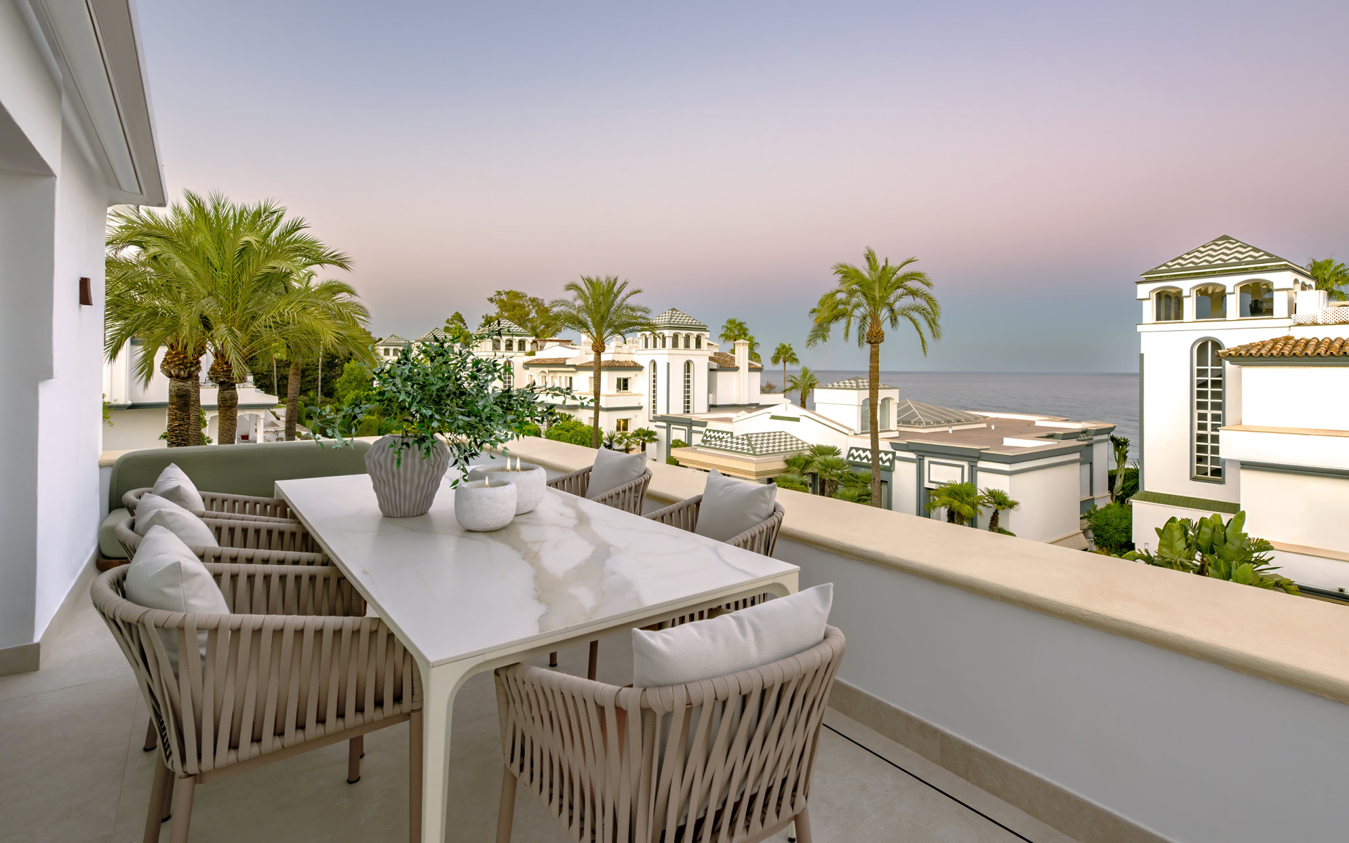 3 Zimmer Modernes Penthouse an der Neuen Goldenen Meile
