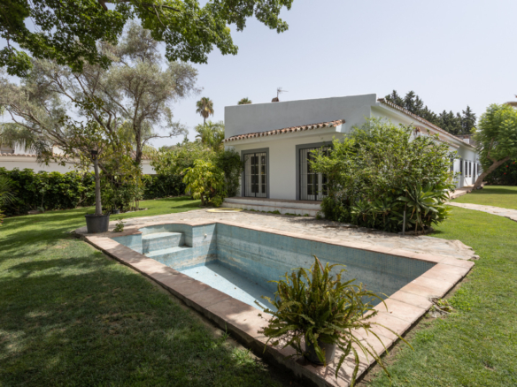 Charming country house with pool, complete privacy and easy access to San Pedro