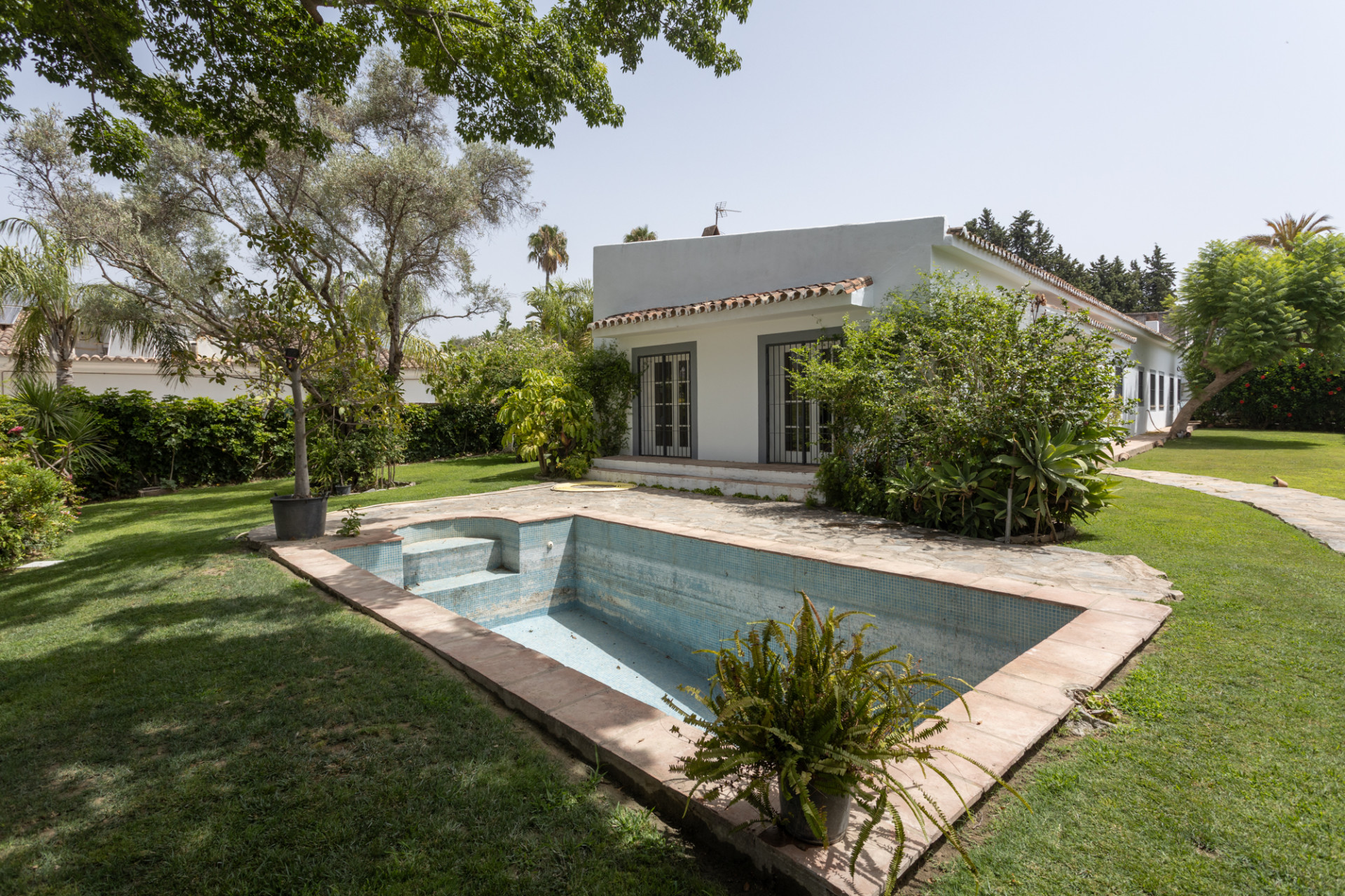 Charming country house with pool, complete privacy and easy access to San Pedro