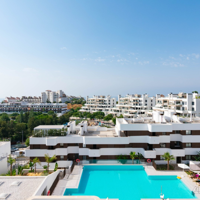 Contemporary Luxury Penthouse with Panoramic Sea Views and Private Rooftop Jacuzzi in Las Mesas, Estepona