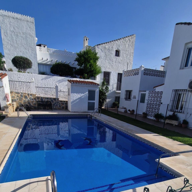 Cosy Furnished Townhouse in Las Lomas