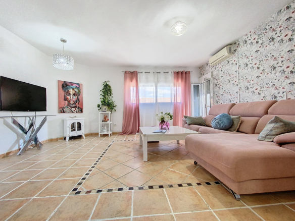 FANTASTIC 3 BEDROOM APARTMENT IN THE CENTER OF ESTEPONA