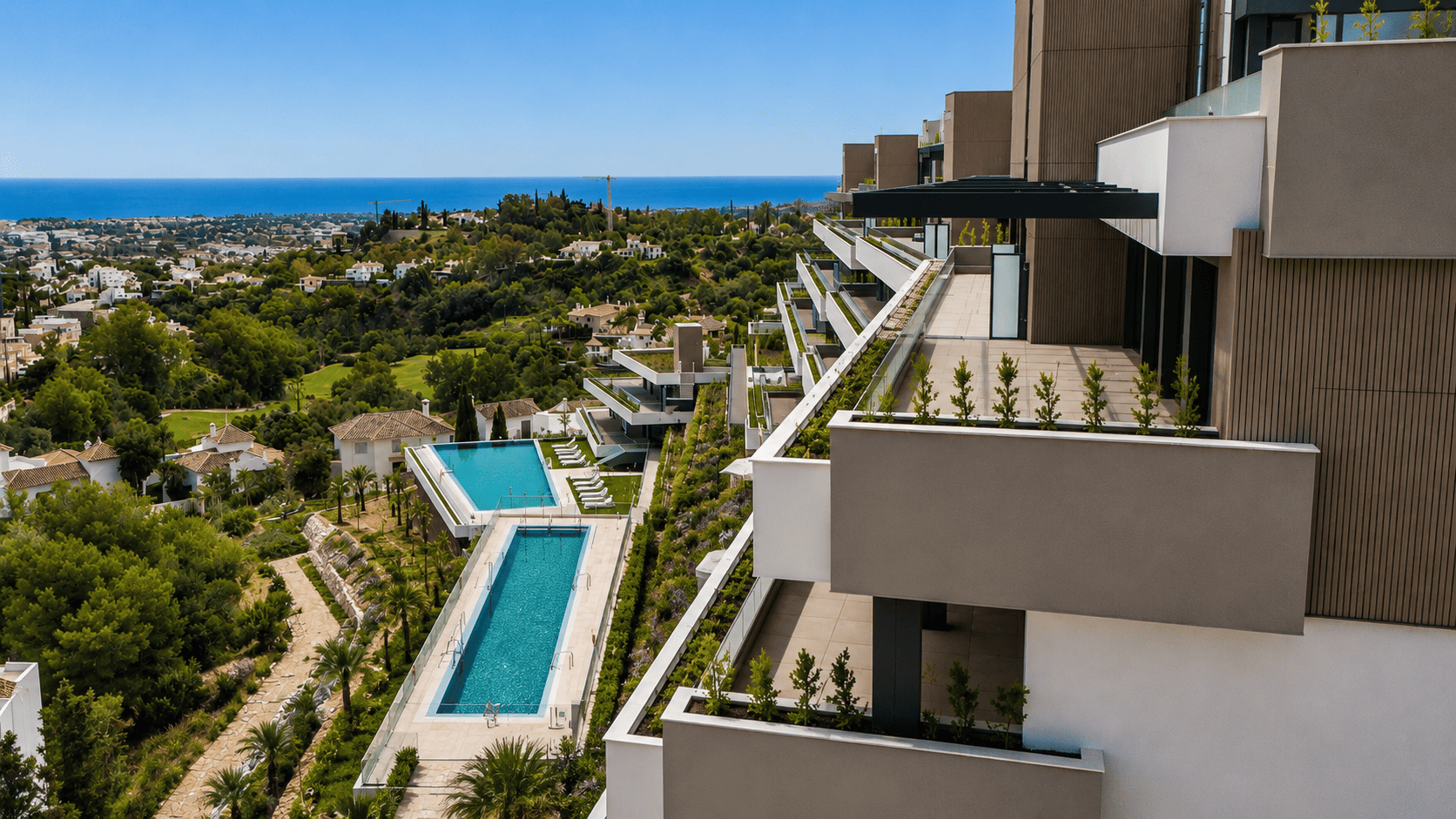 Fantastischer Komplex von Wohnungen mit 3 und 4 Schlafzimmern und Panoramablick auf das Meer.