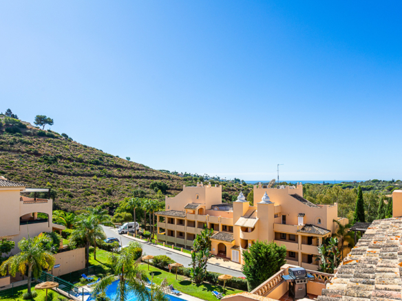 Luxuriöses, Komplett Renoviertes Penthouse in Santa María Village, Elviria  Außergewöhnlicher Wert: Kürzlich von 745.000 € reduziert!