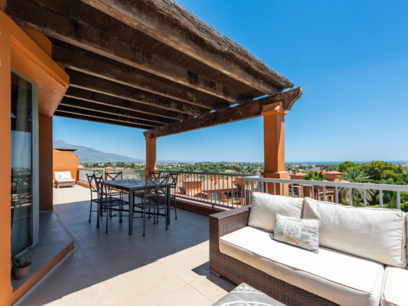 Single-Level Luxury Penthouse with Unrivalled Panoramic Sea and Coastline Views