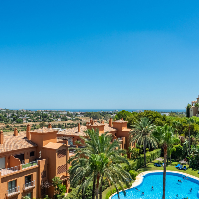 Luxuriöses Penthouse auf einer Ebene mit unvergleichlichem Panoramablick auf das Meer und die Küste
