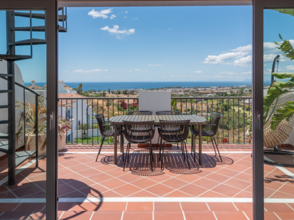 Luxury 3-Bedroom Penthouse at Paraiso Pueblo