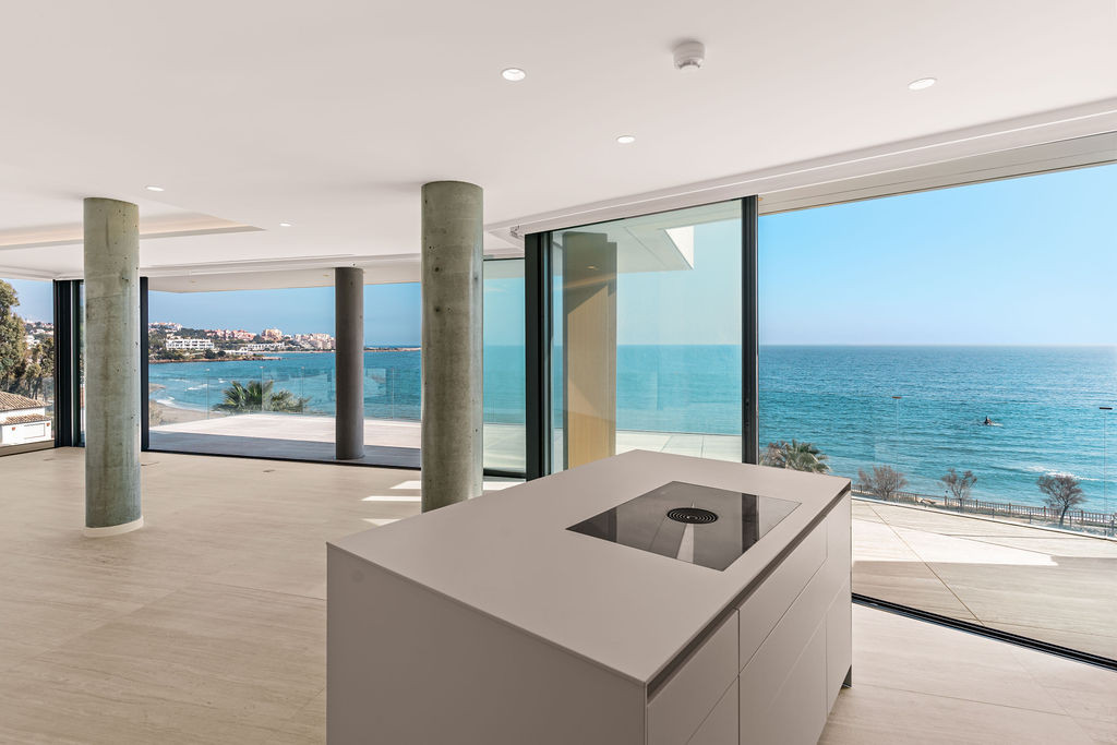 Luxury Beachfront Duplex Penthouse at The Sapphire, Estepona