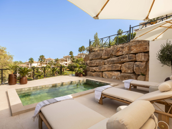 Luxury Ground Floor Apartment in Les Belvederes, Nueva Andalucía