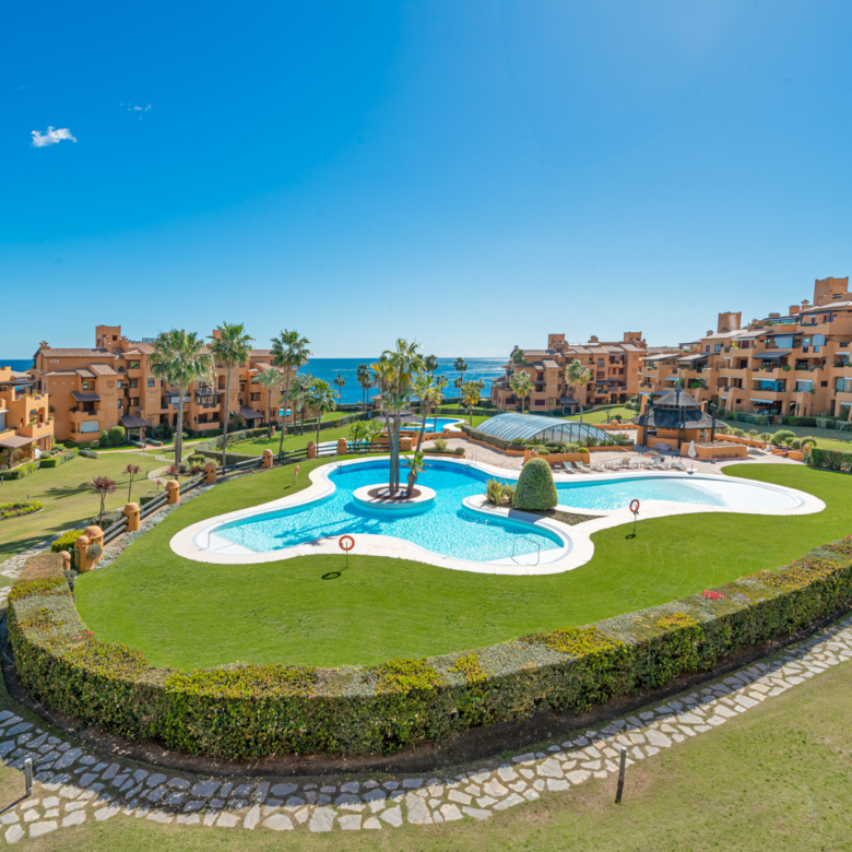 Luxury Renovated Beachfront Apartment – Los Granados del Mar, Estepona