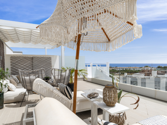 Modern 2-Bedroom Penthouse in Le Mirage, New Golden Mile