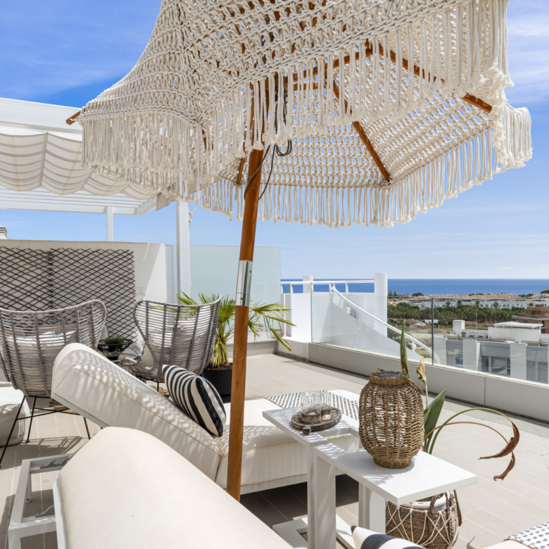 Modern 2-Bedroom Penthouse in Le Mirage, New Golden Mile
