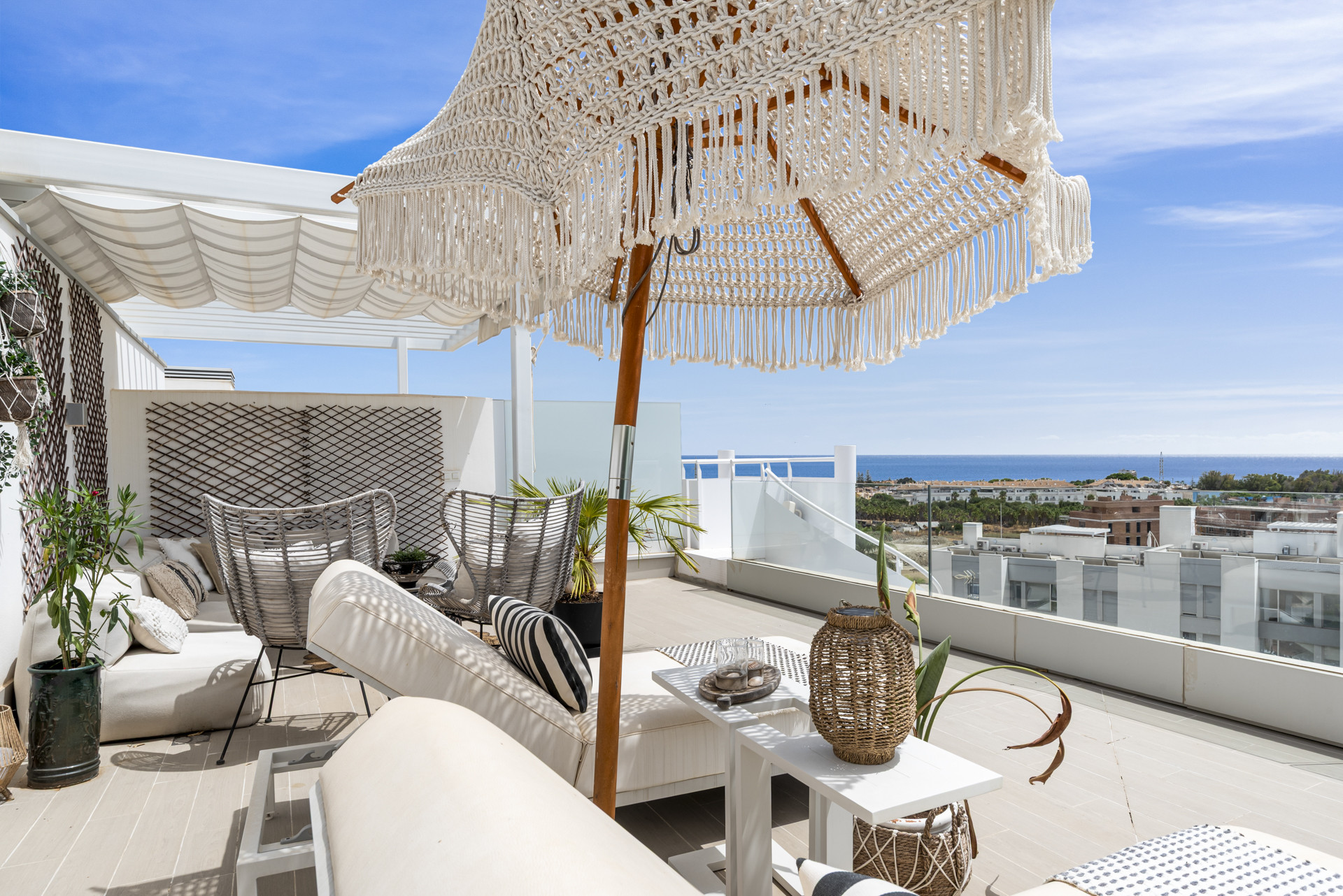 Modern 2-Bedroom Penthouse in Le Mirage, New Golden Mile