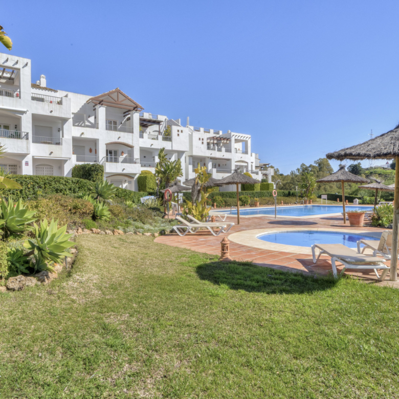 Prächtige Wohnung in Los Arqueros - Benahavis