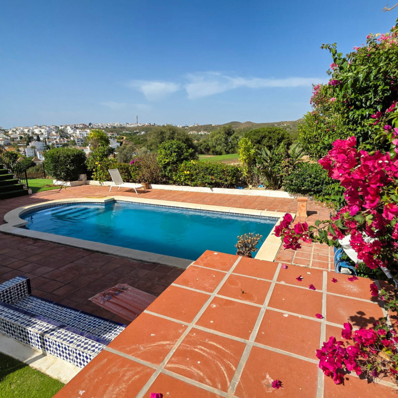 Solarbetriebene Sonne – wo nachhaltiges Wohnen auf den Stil der Costa del Sol trifft