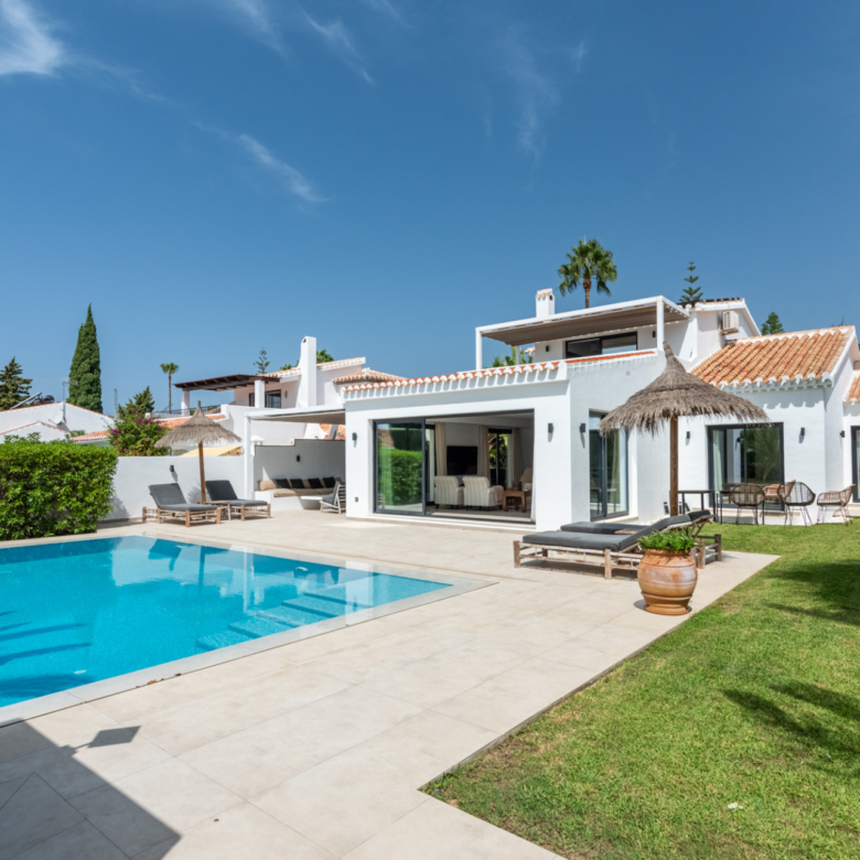 Stilvolle renovierte Villa mit zeitgenössischem Design im Herzen von Elviria