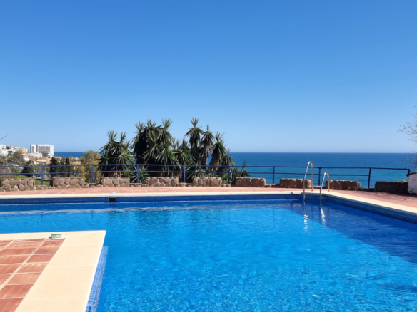 Stilvolles Küstenwohnen mit Meerblick in Benalmádena