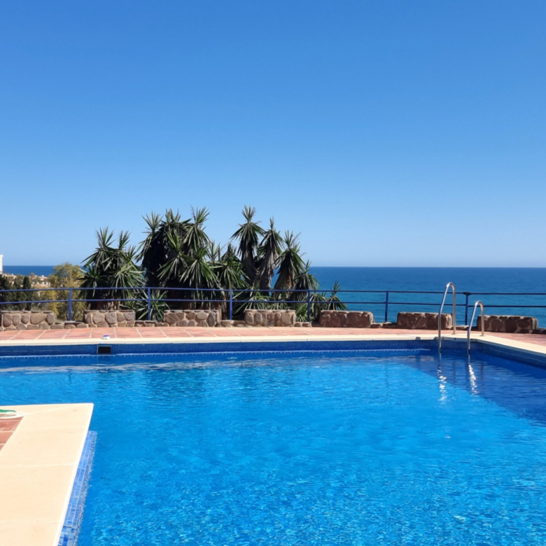 Stilvolles Küstenwohnen mit Meerblick in Benalmádena