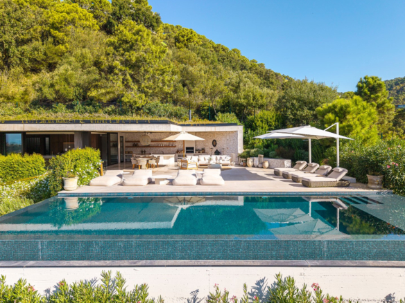 Villa Gaia - Architecture in conversation with the landscape