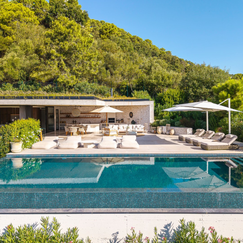 Villa Gaia - Architecture in conversation with the landscape