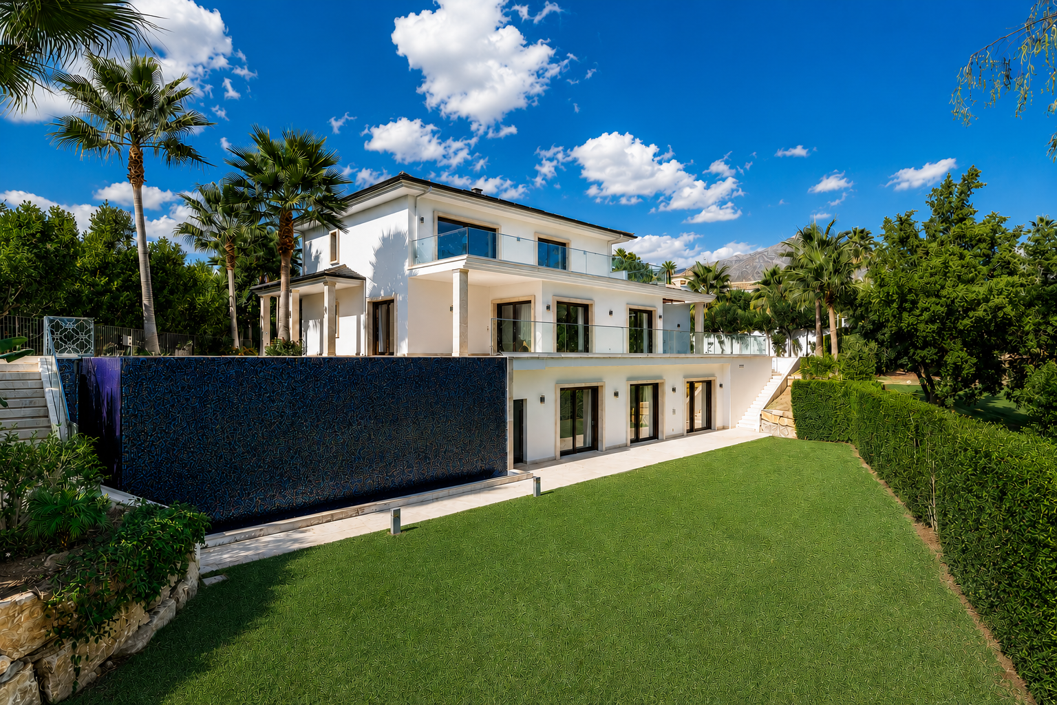 Villa Maria - An Extraordinary Frontline Golf Estate