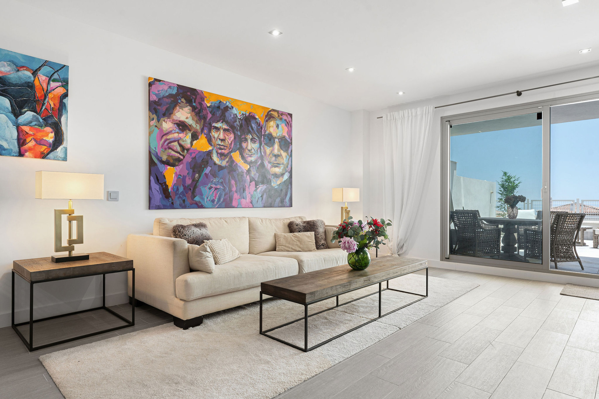 Welcome to this modern 3 bedroom apartment in the heart of Benalmádena Pueblo!
