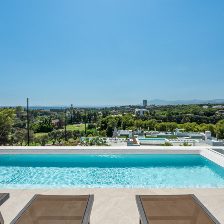 Brand-New 2-Bedroom Penthouse with Private Rooftop Pool in Soul Marbella