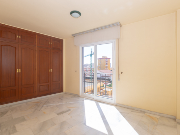Bright, south-facing 90 m² exterior apartment in Fuengirola