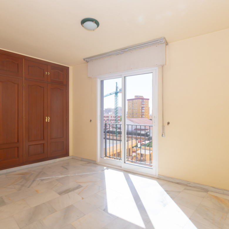 Bright, south-facing 90 m² exterior apartment in Fuengirola