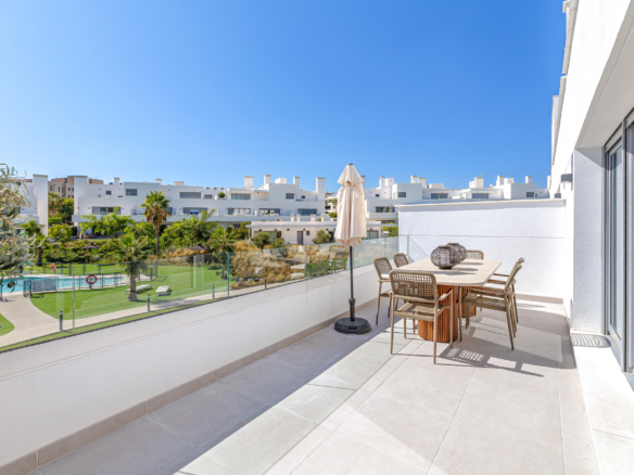 Contemporary Apartment in Acqua Gardens, Cancelada