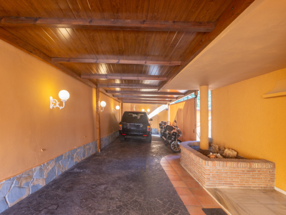 Detached villa in El Atabal with sea views