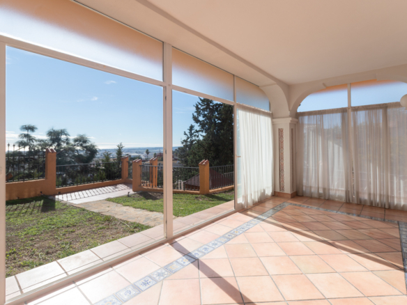 Detached villa in El Atabal with sea views