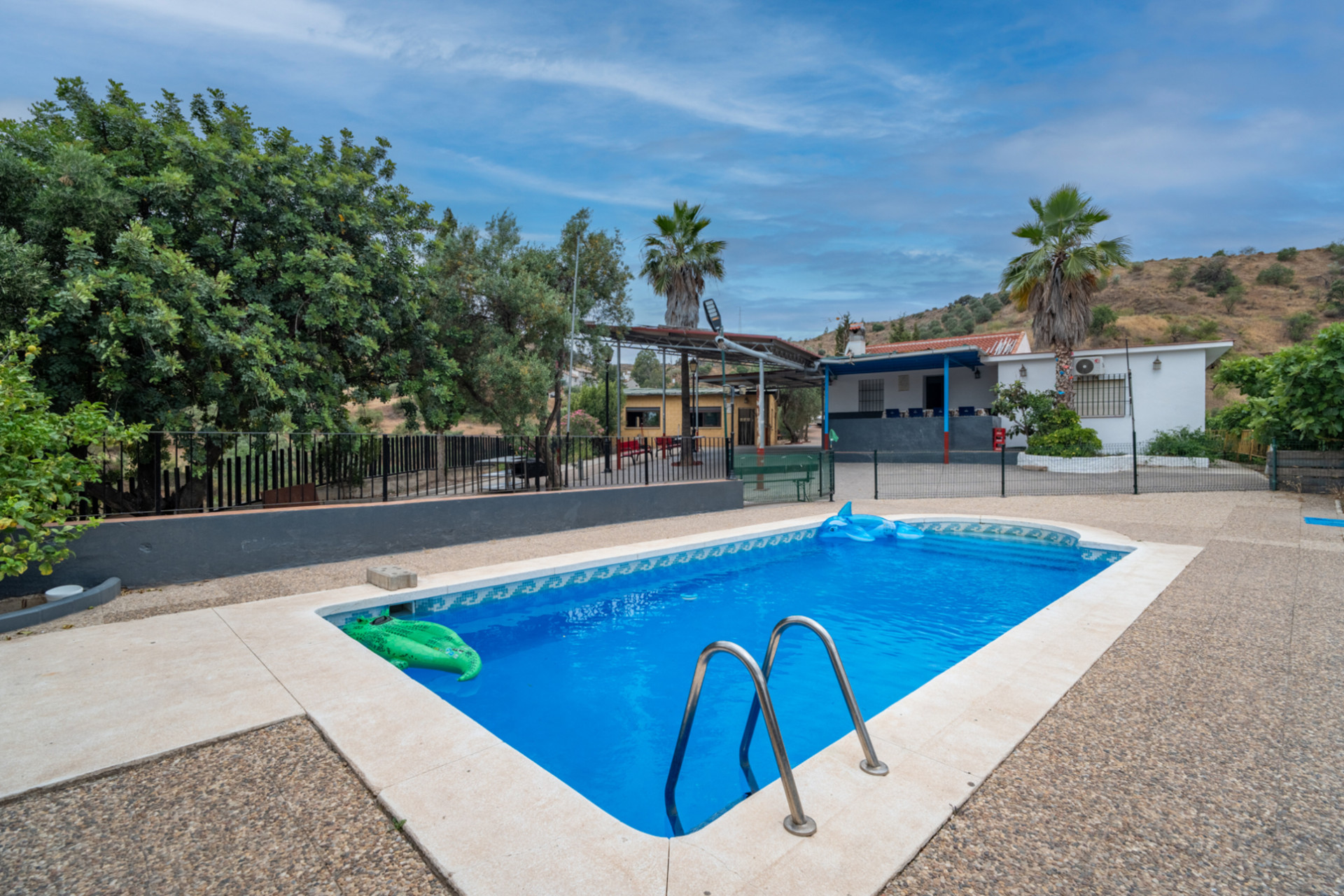 Discover this magnificent property located in a privileged setting surrounded by nature peace and absolute privacy just a few minutes from Santa Rosalia Maqueda