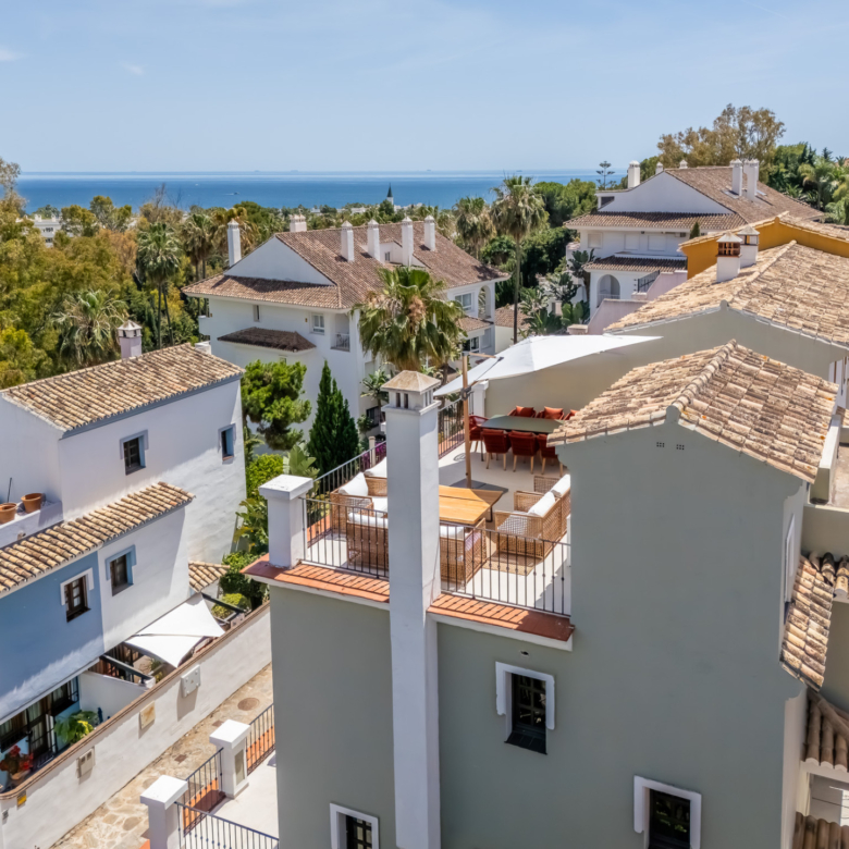 Elegant Beachside Townhouse on Marbella’s Golden Mile