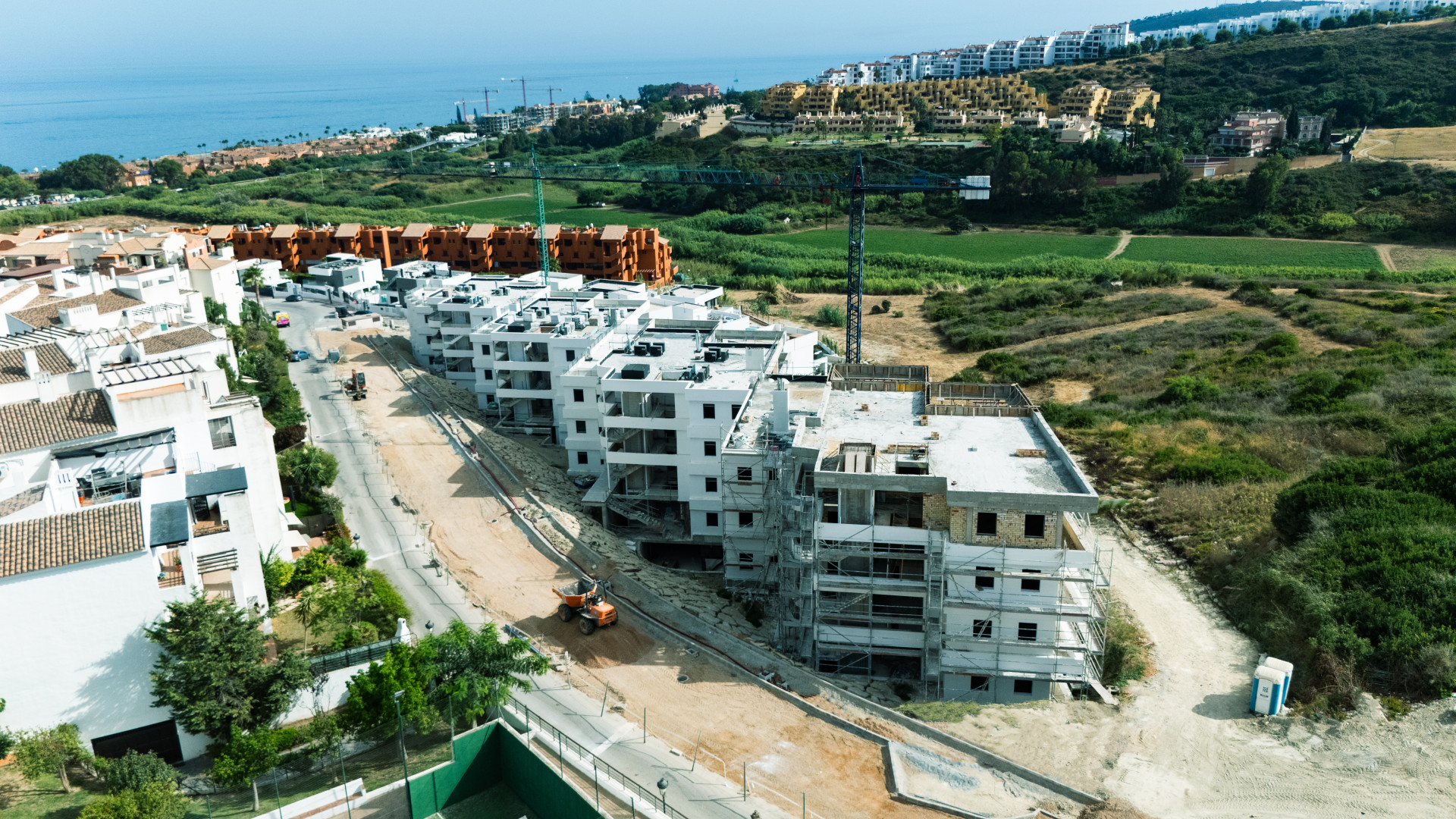 Exclusive opportunity in Manilva new development with an unbeatable location and Mediterranean views