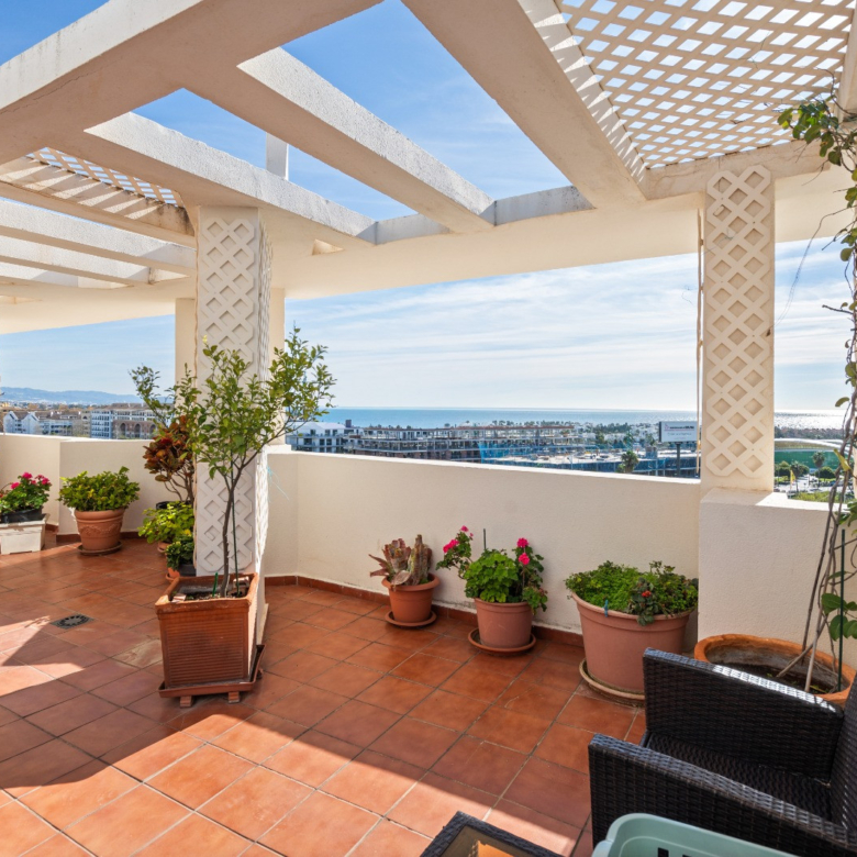 Fantastisches Penthouse mit freiem Panoramablick am San-Pedro-Boulevard!