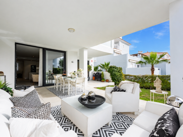 Geräumige Gartenwohnung in Cortijo del Golf – Ultimative Privatsphäre & Sonne