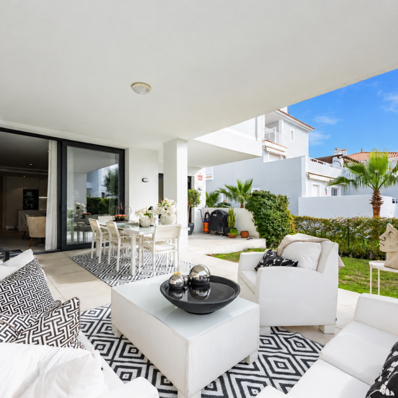 Geräumige Gartenwohnung in Cortijo del Golf – Ultimative Privatsphäre & Sonne