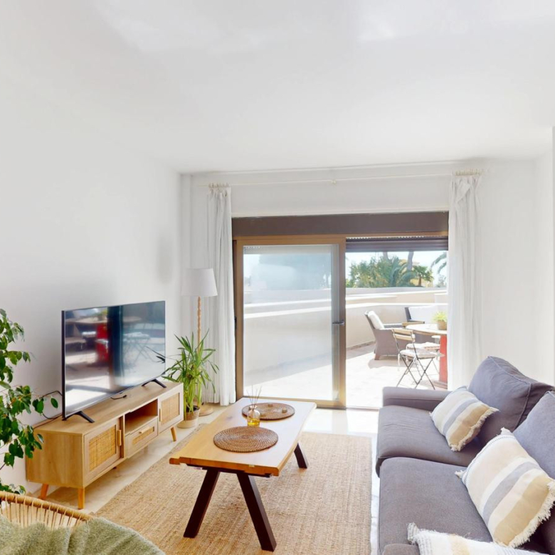 Great opportunity: Apartment in Apartagolf Atalaya; Estepona