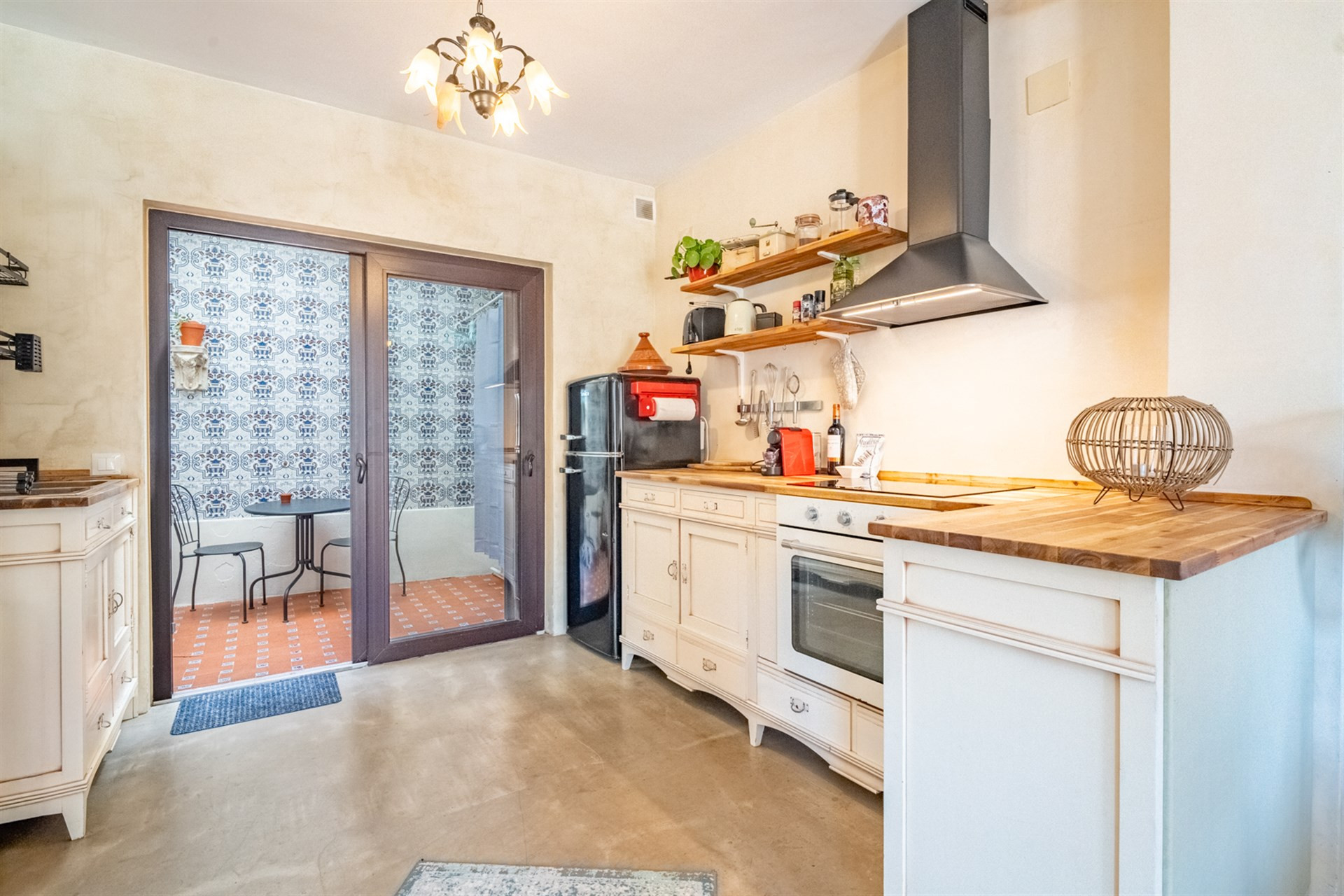 High-Yield Investment in El Palo: Townhouse with 2 Independent Units & Tourist Licenses
