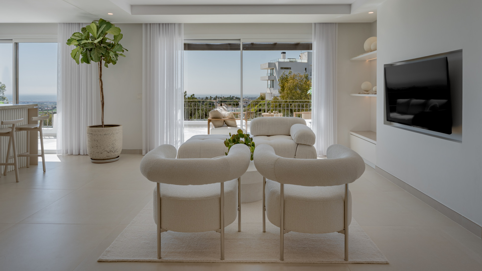 Stunning Duplex Penthouse with Private Pool and Panoramic Views in La Quinta, Benahavís