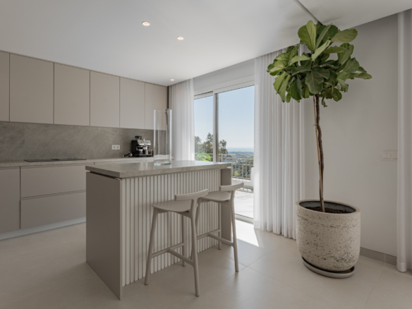 Stunning Duplex Penthouse with Private Pool and Panoramic Views in La Quinta, Benahavís