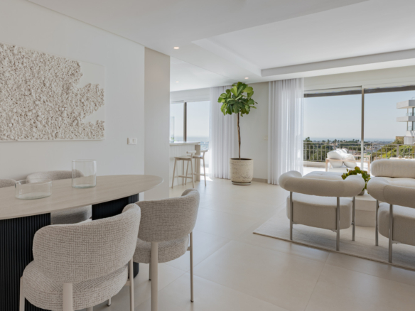 Stunning Duplex Penthouse with Private Pool and Panoramic Views in La Quinta, Benahavís