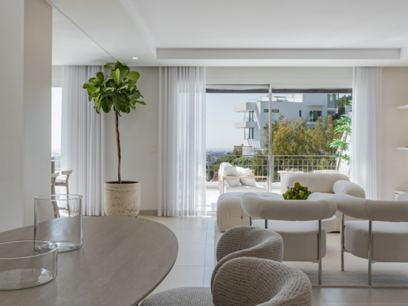 Stunning Duplex Penthouse with Private Pool and Panoramic Views in La Quinta, Benahavís