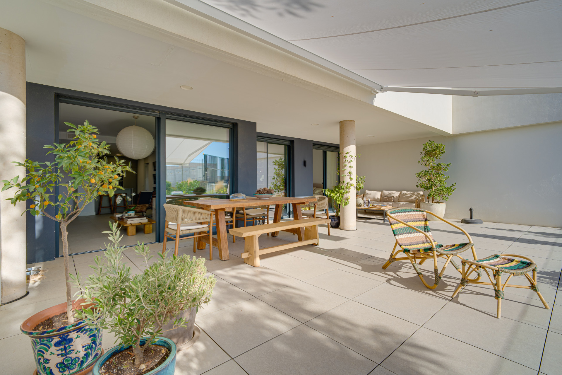 Beautifully designed, two-bedroom ground-floor apartment located in the sought-after Medblue community of Altos de Los Monteros, Marbella