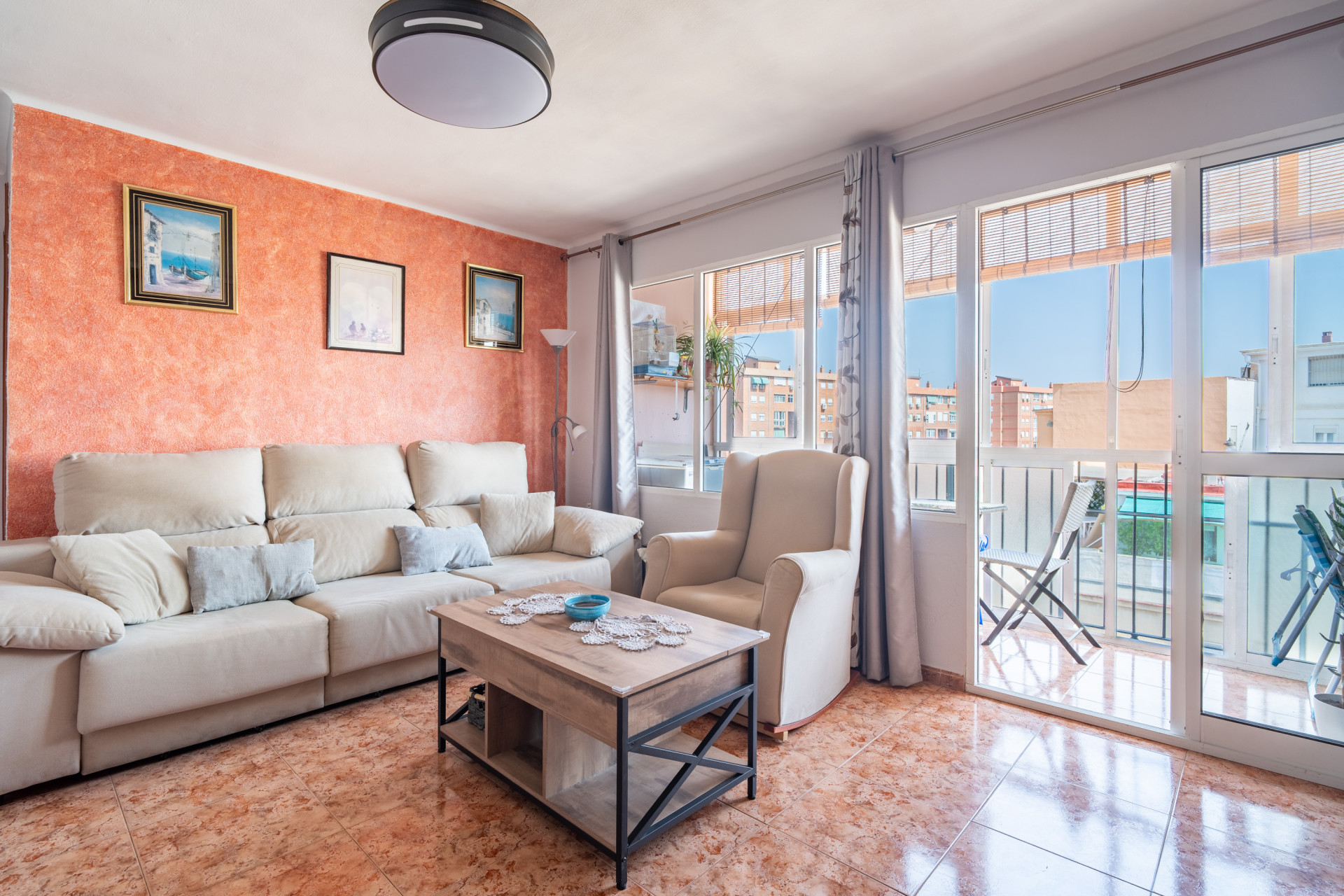 Luminous top floor with terrace in El Torcal Malaga