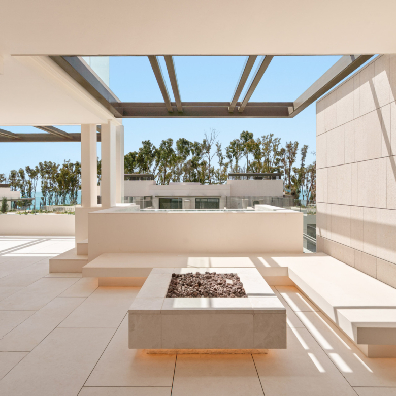 Luxurious 4-bed  Apartment in the Prestigious UNO Marbella