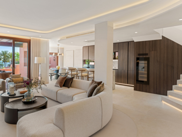 Luxuriöses Duplex-Penthouse zum Verkauf in Torre Bermeja, New Golden Mile, Estepona