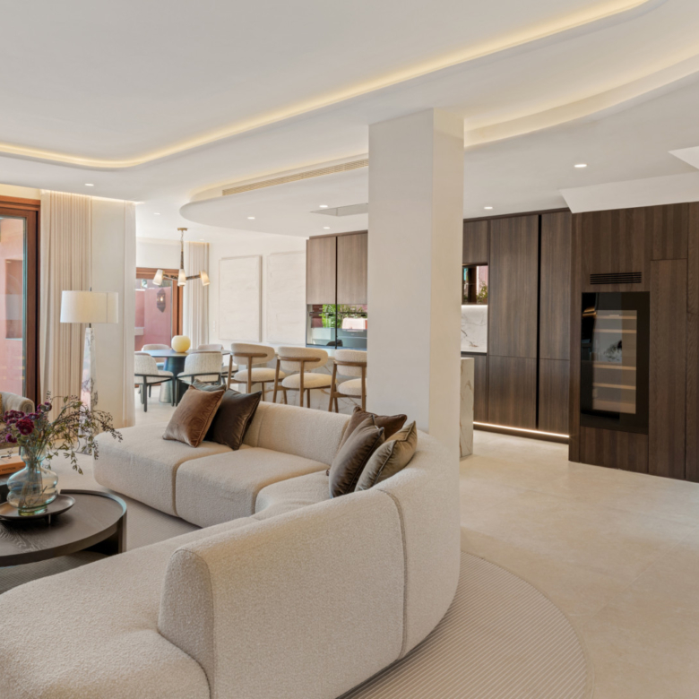 Luxuriöses Duplex-Penthouse zum Verkauf in Torre Bermeja, New Golden Mile, Estepona
